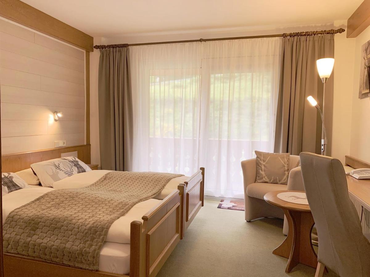 Landhotel Untere Kapfenhardter Muehle Unterreichenbach Esterno foto