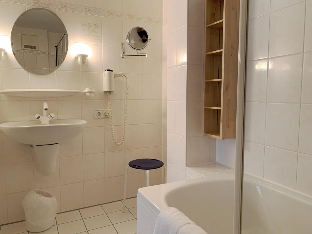 Landhotel Untere Kapfenhardter Muehle Unterreichenbach Esterno foto