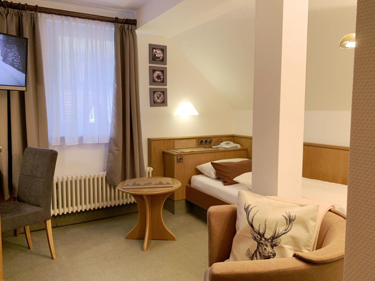 Landhotel Untere Kapfenhardter Muehle Unterreichenbach Esterno foto