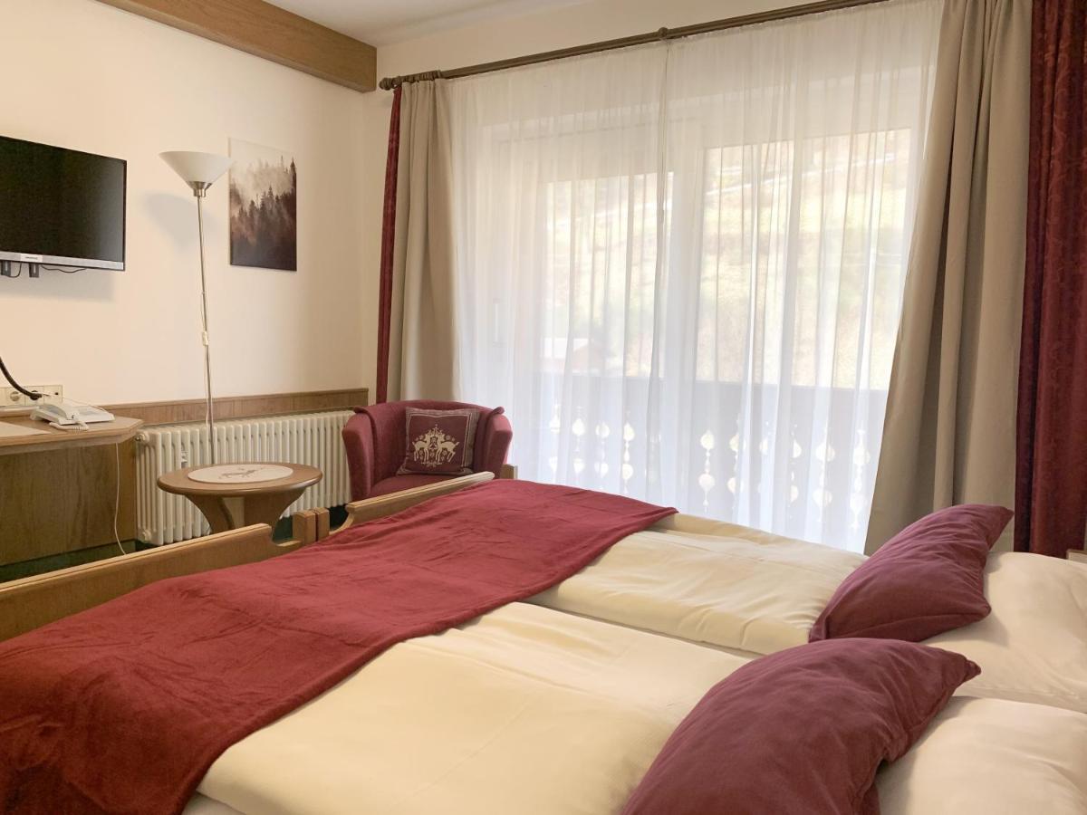 Landhotel Untere Kapfenhardter Muehle Unterreichenbach Esterno foto